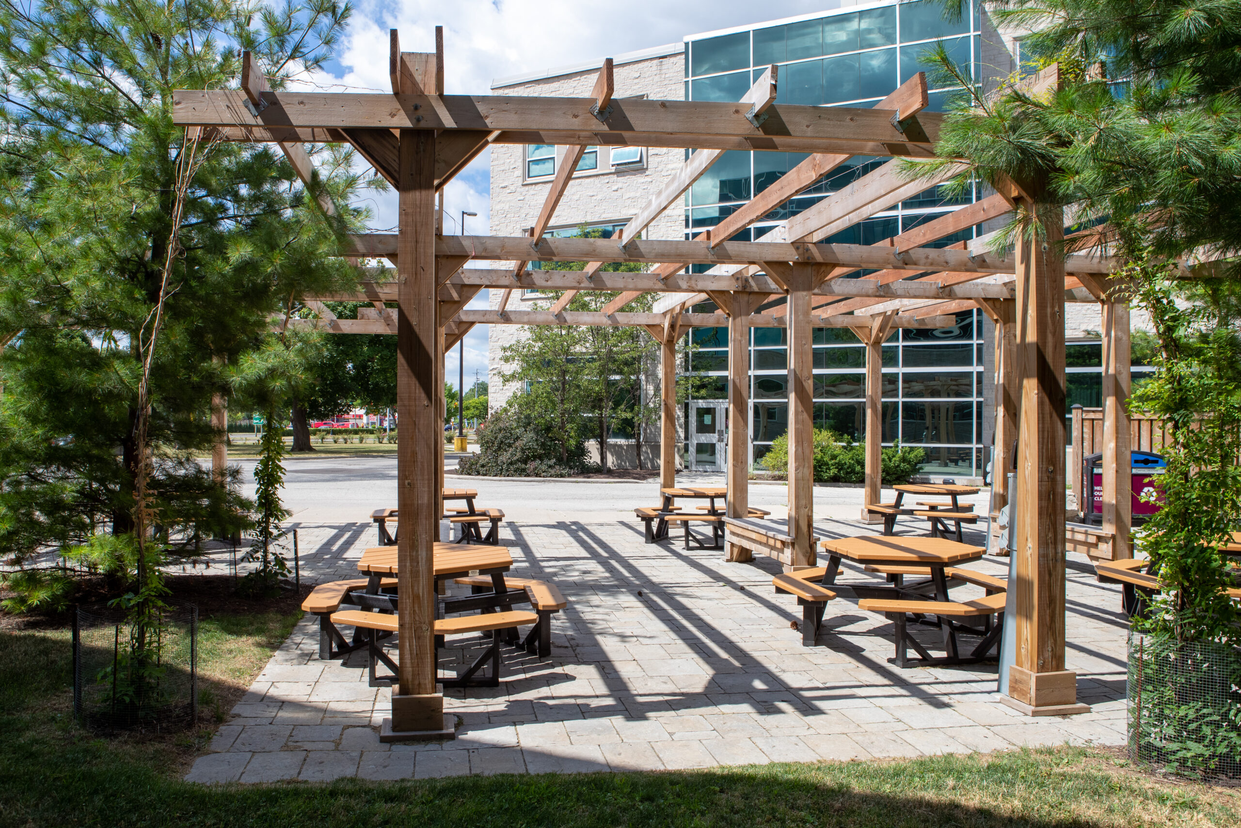 Outdoor space garden, McMaster University